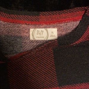 Beautiful, Soft, courter sleeve top.